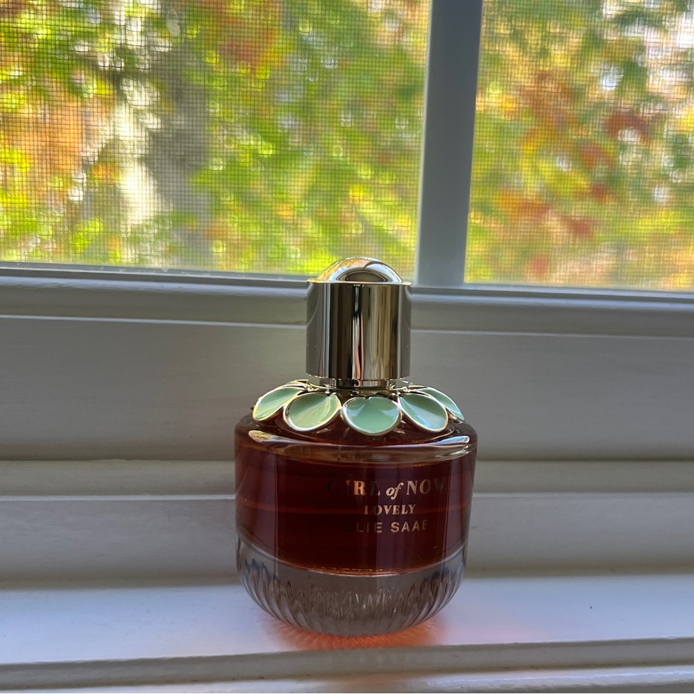 Girl of Now Lovely perfume